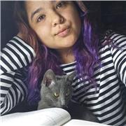 Estudiante de pedagogía que cuenta con las ganas y el tiempo para enseñar a niños y niñas de enseñanza básica, que necesiten reforzar o aprender lenguaje